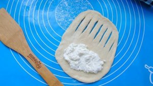 Отрывной пирог из дрожжевого теста с творожной начинкой