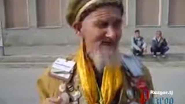 ДЕД ПЕСНИ ПОЕТ ОЧЕН ХОРОШО. смотреть онлайн