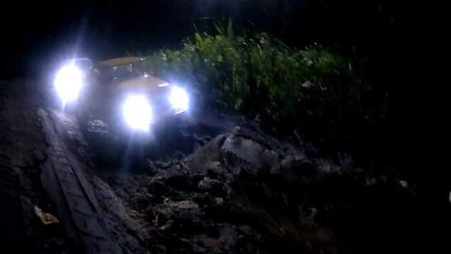 Ford F100 vs Chevrolet Blazer смотреть онлайн