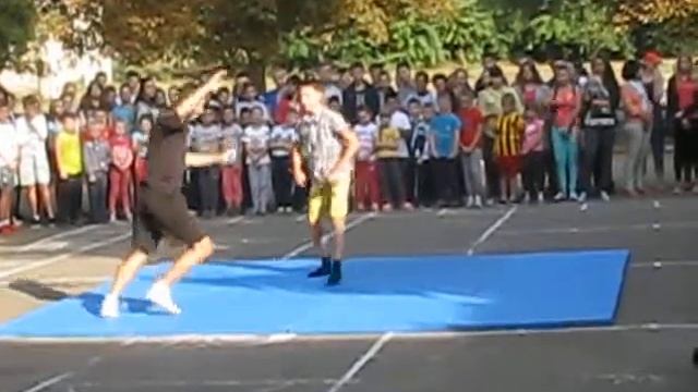 Показательные выступления капоэйра. Герман Денис и Пенкалюк Андрей смотреть онлайн