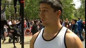 Школьникам металлургического района подарили новую воркаут-площадку