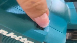 Makita SP001GZ Cordless Blushless Plunge Track Cut Saw 40V ម៉ូទ័រជ្រៀឈេីភ្ជាប់ជាមួយបន្ទាត់ប្រេីថ្ម