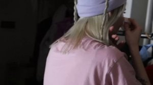 ПСИХ СЛЕДИТ ЗА ДЕВОЧКОЙ