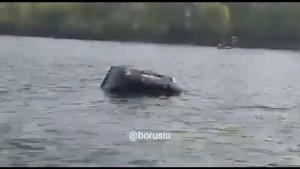 Утопили Ниву в Енисее ради забавы