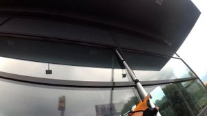 Техника мойки окон Moerman Excelerator 2 0 в ограниченном пространстве.