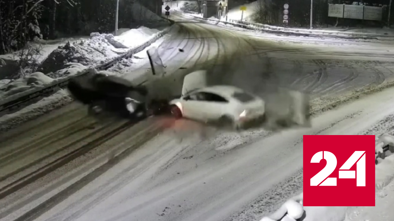 Уходивший от погони мигрант протаранил легковушку в Ленобласти - Россия 24