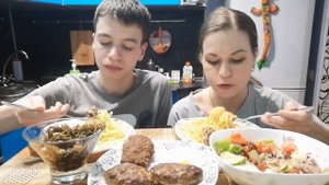 МУКБАНГ КОТЛЕТЫ СПАГЕТТИ/САЛАТ с ТУНЦОМ и МОРСКОЙ КАПУСТОЙ/HALK FAMILY/ХАЛКФЭМИЛИ