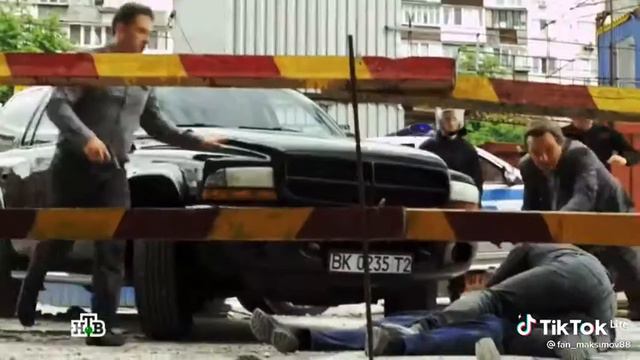 Пёс Макс упал с этожа смотреть онлайн