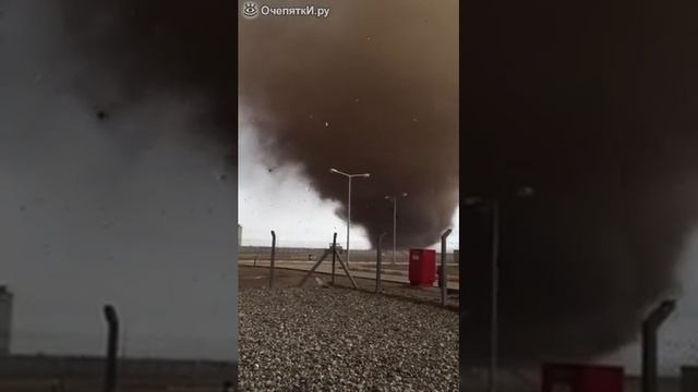 как ПОЯВЛЯЕТСЯ ТОРНАДО смотреть онлайн