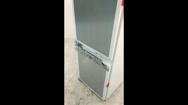 Холодильник встраиваемый LIEBHERR ICN 3386 смотреть онлайн