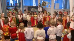 Коляда, коляда, отворяй ворота!