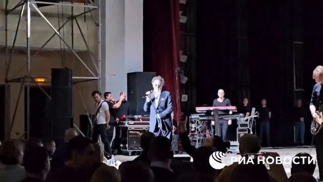 Лепс выступил в Луганске. Песню "Родина-мать" зал встретил стоя смотреть онлайн