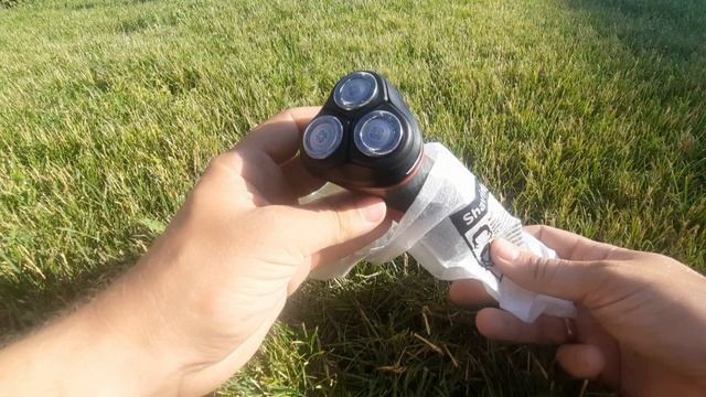 Открываю коробку с электробритвой Philips S1333/41 1000 series смотреть онлайн