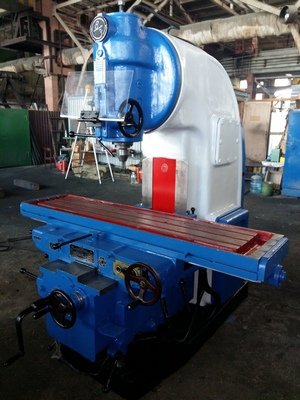 Станок вертикальный консольно-фрезерный 6М13П.mp4