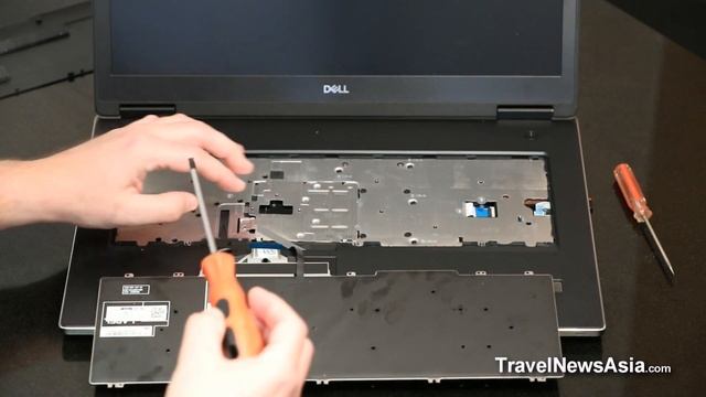 Dell Precision 7730 Mobile Workstation - Remove Keyboard to Install RAM смотреть онлайн