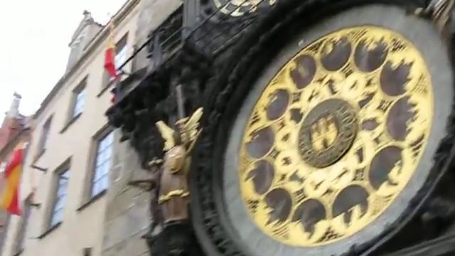 Скопление людей, Староместская площадь, Орлой, Прага смотреть онлайн