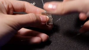 How to make brick stitch triangular earrings?/Серьги из бисера в технике кирпичное плетение 💕