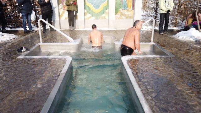 -15°C Прогулка утром в Саржин Яр на Крещение и Крещенские купания 2021 | Прогулки Харьков 4K 60fps смотреть онлайн