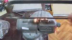 Что будет если распилить неодимовый магнит ножовкой
