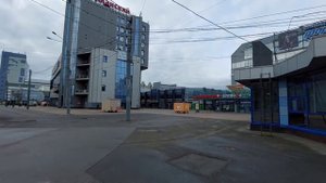 У метро Купчино, Санкт-Петербург. Немного пустынно и страшно