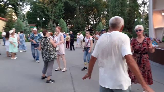 А ТЫ КУКУЙ КУКУШКА! ТАНЦЫ В ПАРКЕ ГОРЬКОГО смотреть онлайн