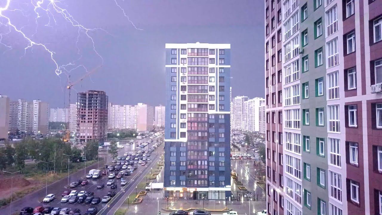 Что произошло. 06.08.24. Мощная гроза в Югре: пожар, отключения света, потопы