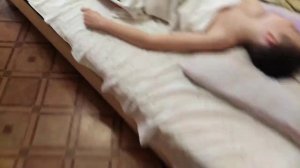 Пнул по яйцам спящего! Дикая реакция!