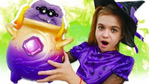 Видео про игрушки для детей. Новый волшебный котёл Magic Mixies в магазине Барби.
