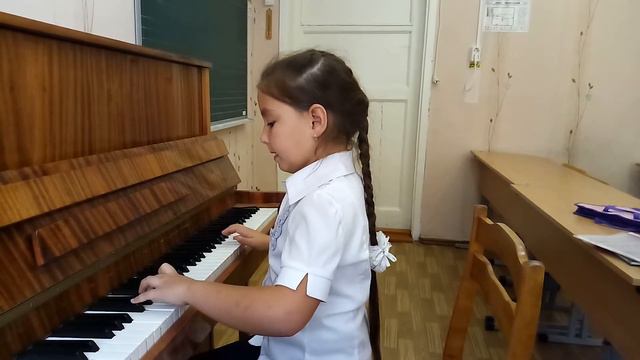 Диабелли "Багатель",играет Донченко Вика