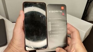 Распаковка Xiaomi 14 + сравнение с Xiaomi 12