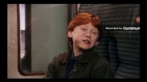 Гарри и Рон едят сладости.Гарри Поттер и философский камень 2001г.