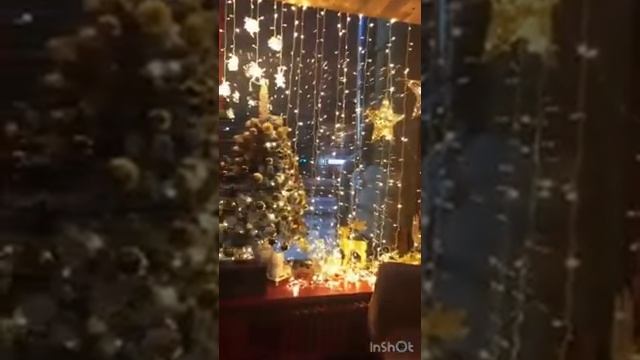 Новогоднее оформление ресторана от @hwn.cristmas