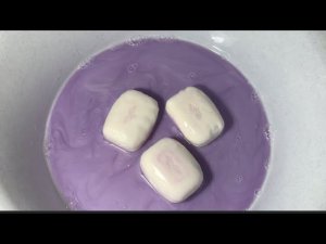 ASMR/mushy soap/squeezing sponge