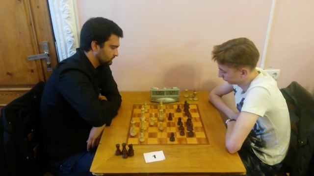Шахматы - Живой блиц - Nikolaev 27.06.15 R05 GM Kovalenko Igor (2726) - IM Bortnyk Olexandr (2727) смотреть онлайн