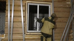 Как установить пластиковое ОКНО в деревянном доме