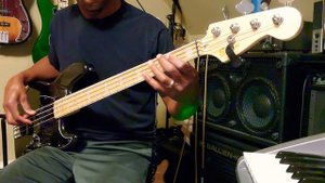 'While My Guitar Gently Weeps' (Live) Bass cover. #ericclapton #paulmccartney