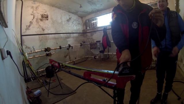 Подготовка коньковых лыж. Нанесение парафина смотреть онлайн