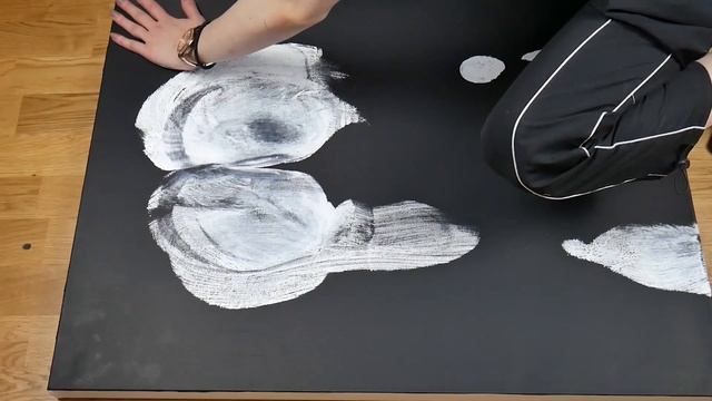 РИСУЮ ТЕЛОМ | Картина попы попой | Реакция парня на подарок смотреть онлайн