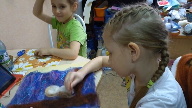 DIY Валяем картину Влюбленные совушки Мастер класс смотреть онлайн