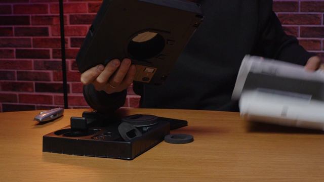 Обзор RGB светильника Ulanzi VL119 и складного телесуфлера Lensgo TC7. Рассмотрим плюсы и минусы