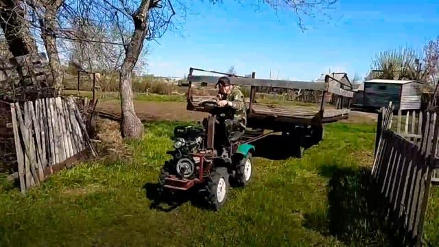 Посмотрите, что он может. Минитрактор 7 л.с. и прицеп от трактора смотреть онлайн