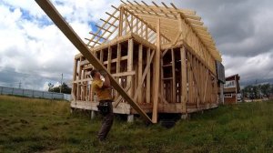 Как быстро и легко поднять тяжелую доску наверх.  Строительные лайвхаки #1.