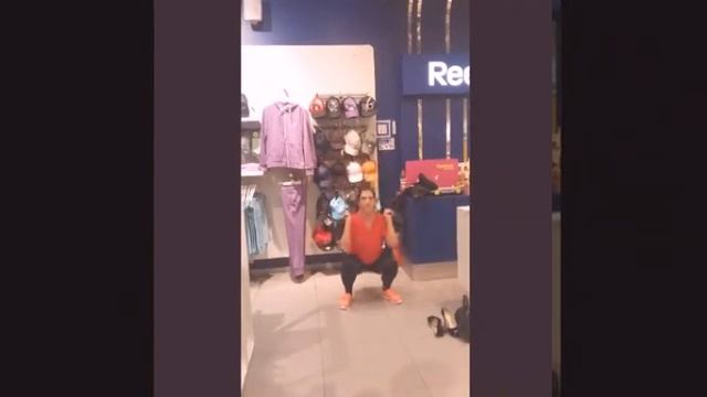 Reebok Наприседала скидку с гирями по 8кг смотреть онлайн