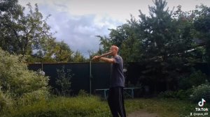 Вращение палки левой рукой