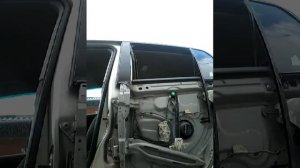 Как установить поставить заменить стекла задней двери VW GOLF 5+PLUS montaz zamiana szyb drzwi tyl!