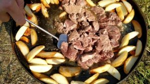 Лучший рецепт из говяжьей печени . Или как вкусно приготовить в садже на костре печень с овощами