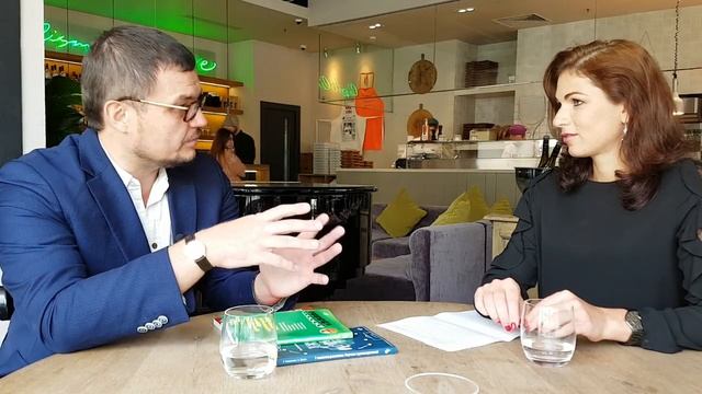 Артем Богач о книге "Лидерство и Руководство" - как прокачиваются бизнес качества. смотреть онлайн