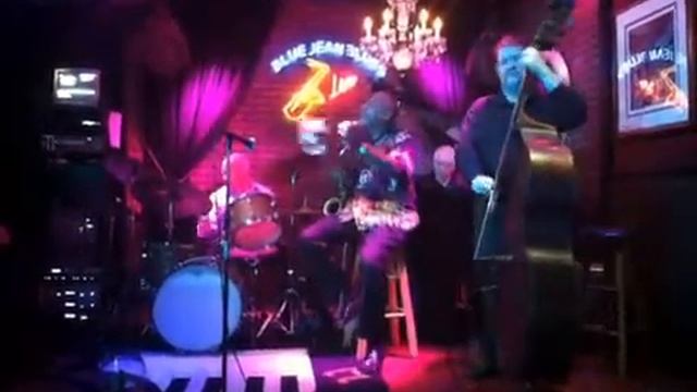 Jesse Jones Jr. "Don't Go Changing" смотреть онлайн