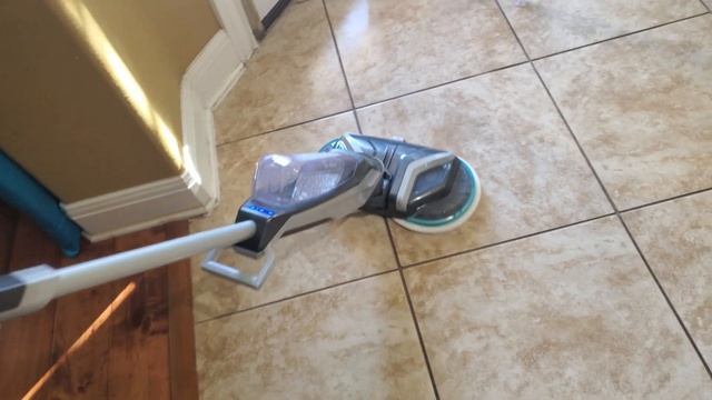 BISSELL SpinWave Cordless Mop in Action смотреть онлайн