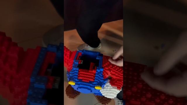 ЧТО МЫ НАШЛИ ВНУТРИ САМОГО БОЛЬШОГО ЛЕГО МАРИО? #lego #shorts